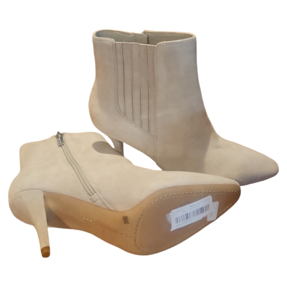 NWT Vince Camuto Ambind Almond Beige Suede Pointed Toe Stiletto Ankle Booties 9 - Picture 9 of 13